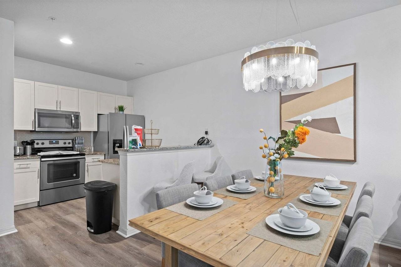 8939 Shine Dr #1280856P - Photo 6 of 32