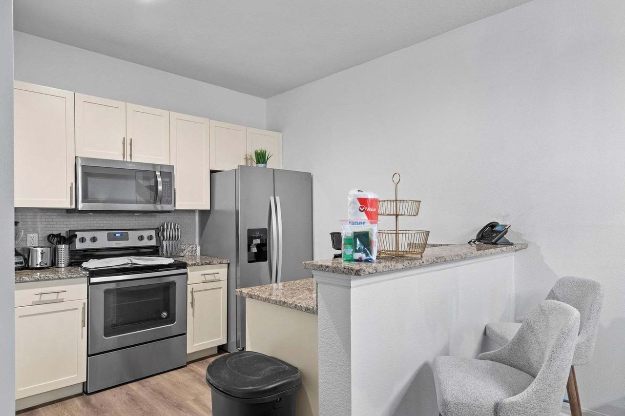 8939 Shine Dr #1280856P - Photo 7 of 32