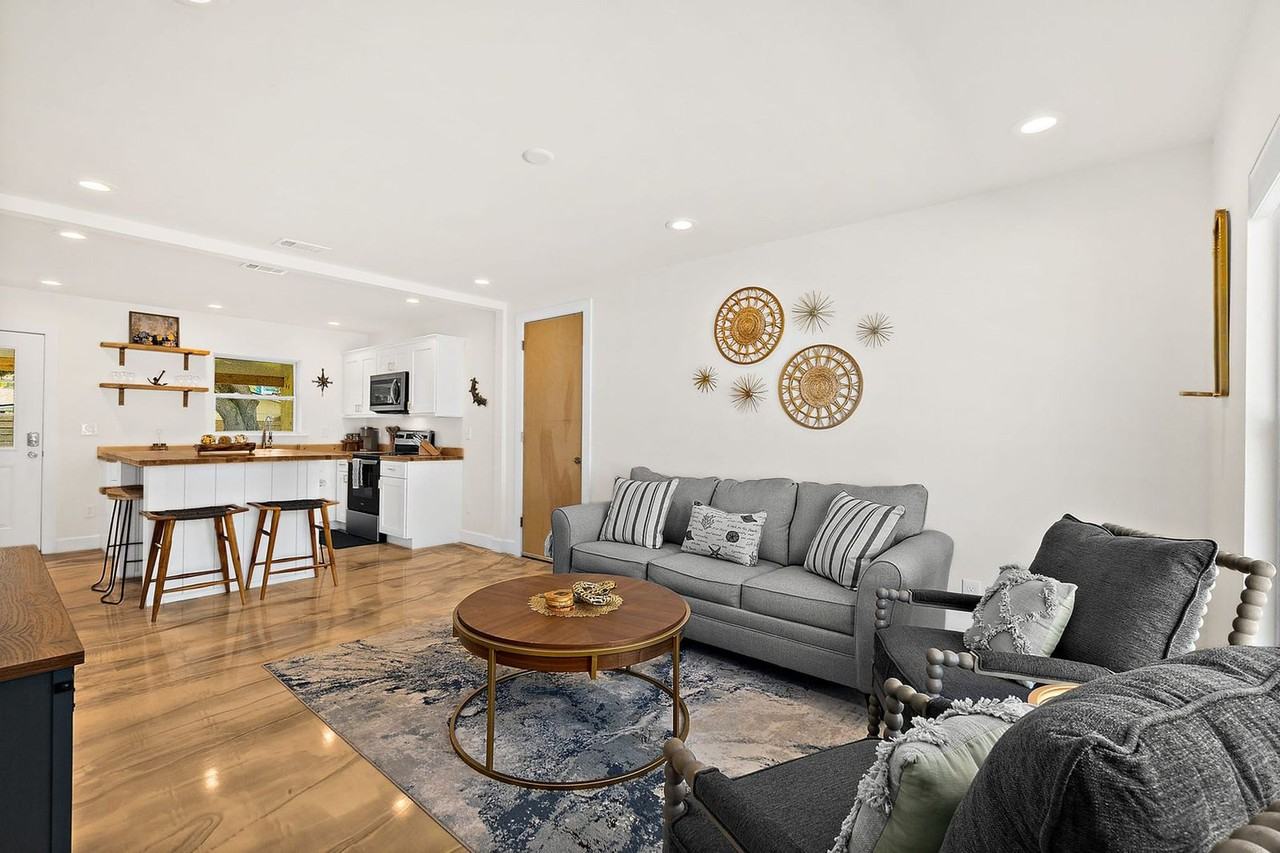 107 A St Apt B #1281923P - Photo 5 of 28