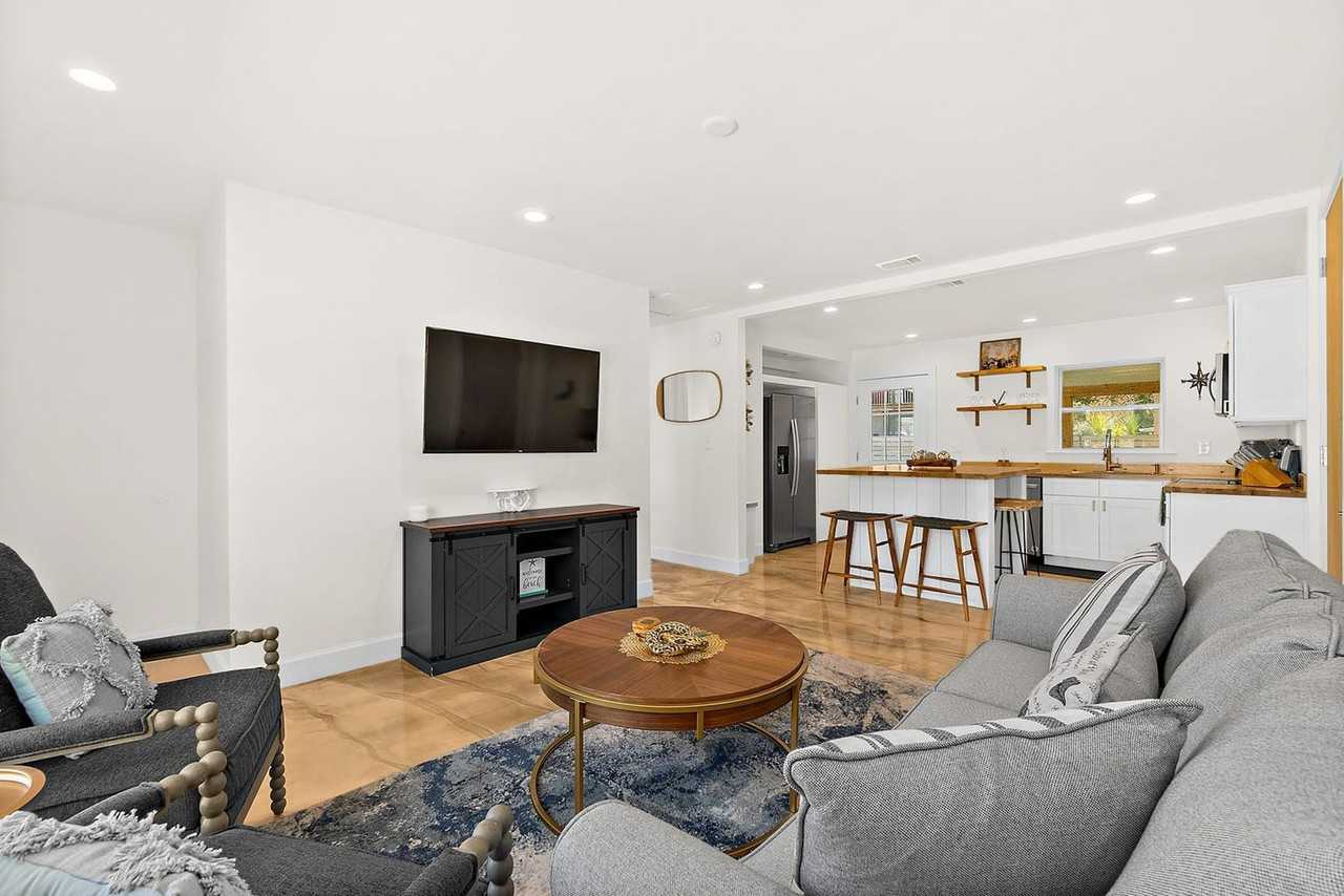 107 A St Apt B #1281923P - Photo 6 of 28