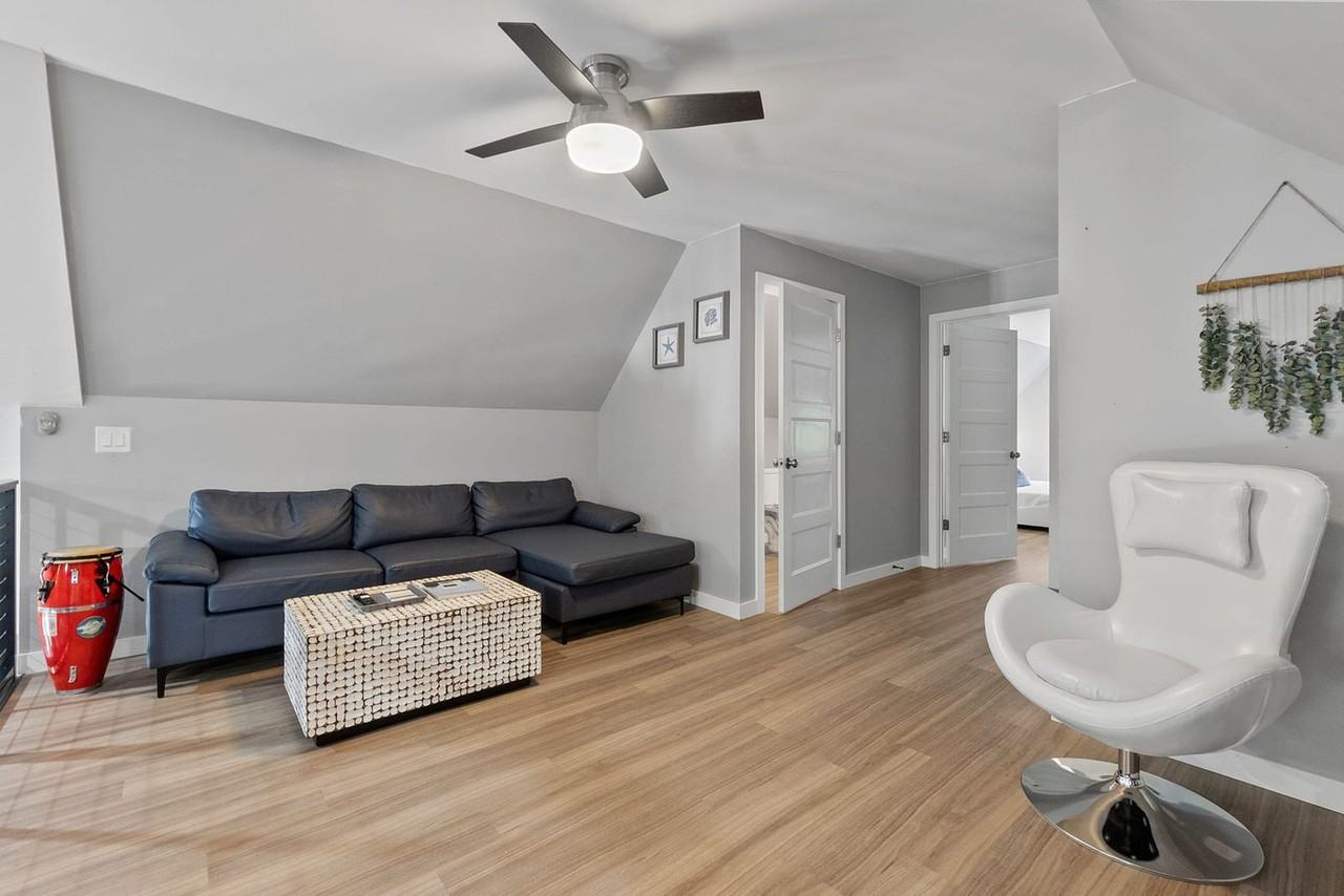 52 Florida Ave #1281963P - Photo 4 of 50