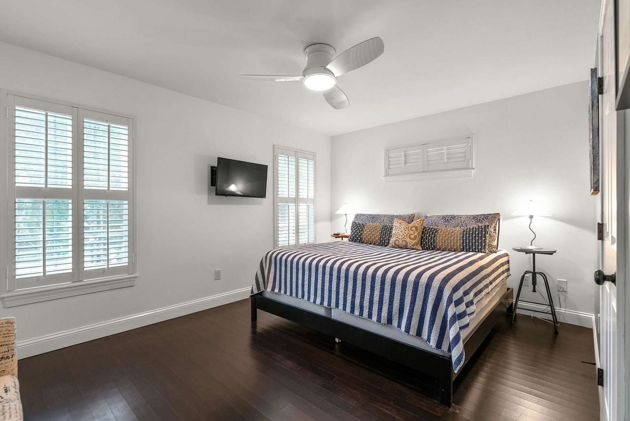 36 Weeden Street #1281973P - Photo 4 of 24