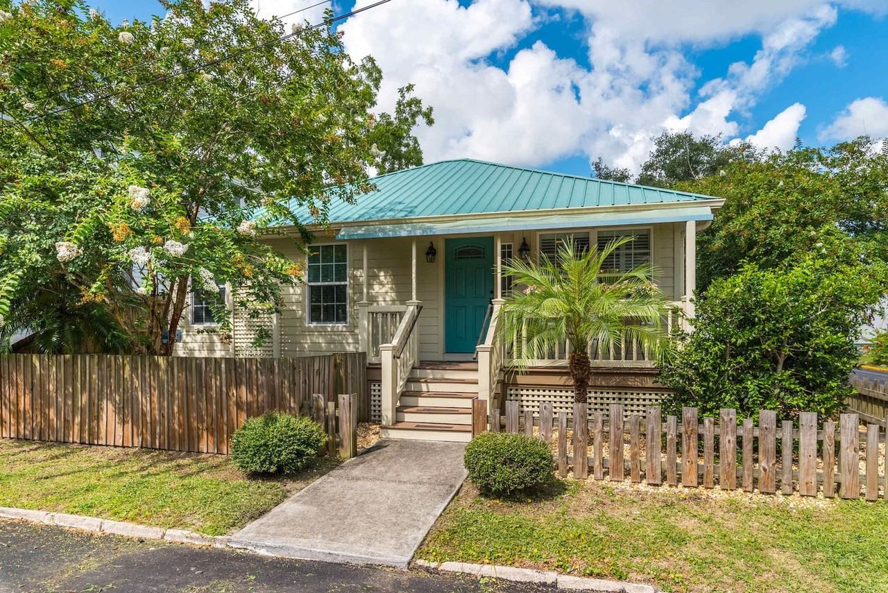 36 Weeden St #1281973P - Photo 7 of 50