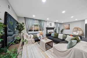 featured image of 9827 San Diego St