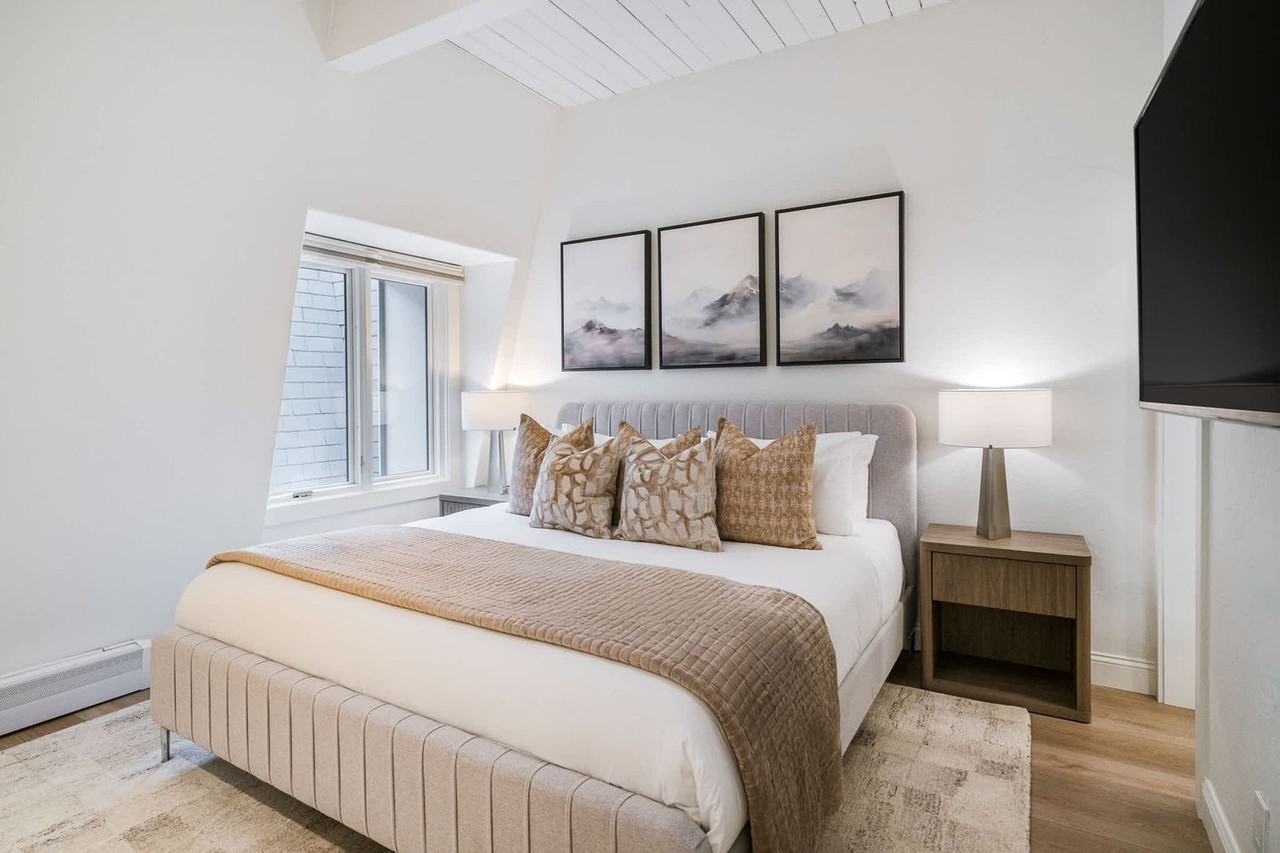 725 East Durant Avenue #1283415P - Photo 4 of 41