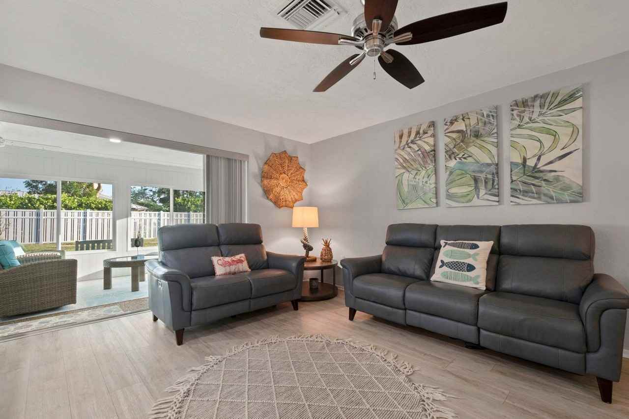 7307 11th Ave W #1284307P - Photo 3 of 35