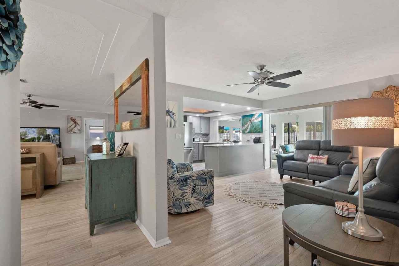 7307 11th Ave W #1284307P - Photo 4 of 35