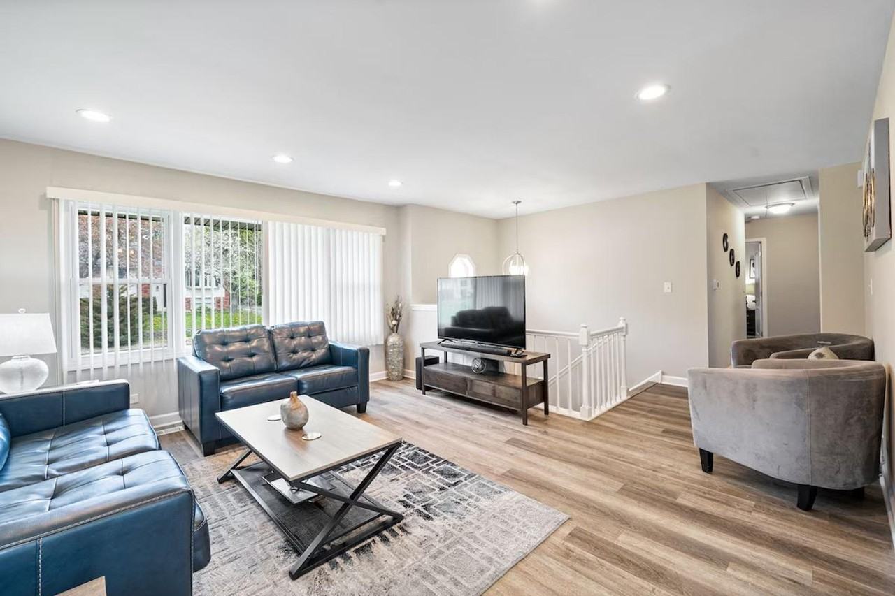 804 Willow St #1285016P - Photo 3 of 23