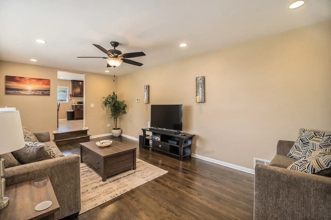 18328 Ashland Ave #1285049P - Photo 3 of 23