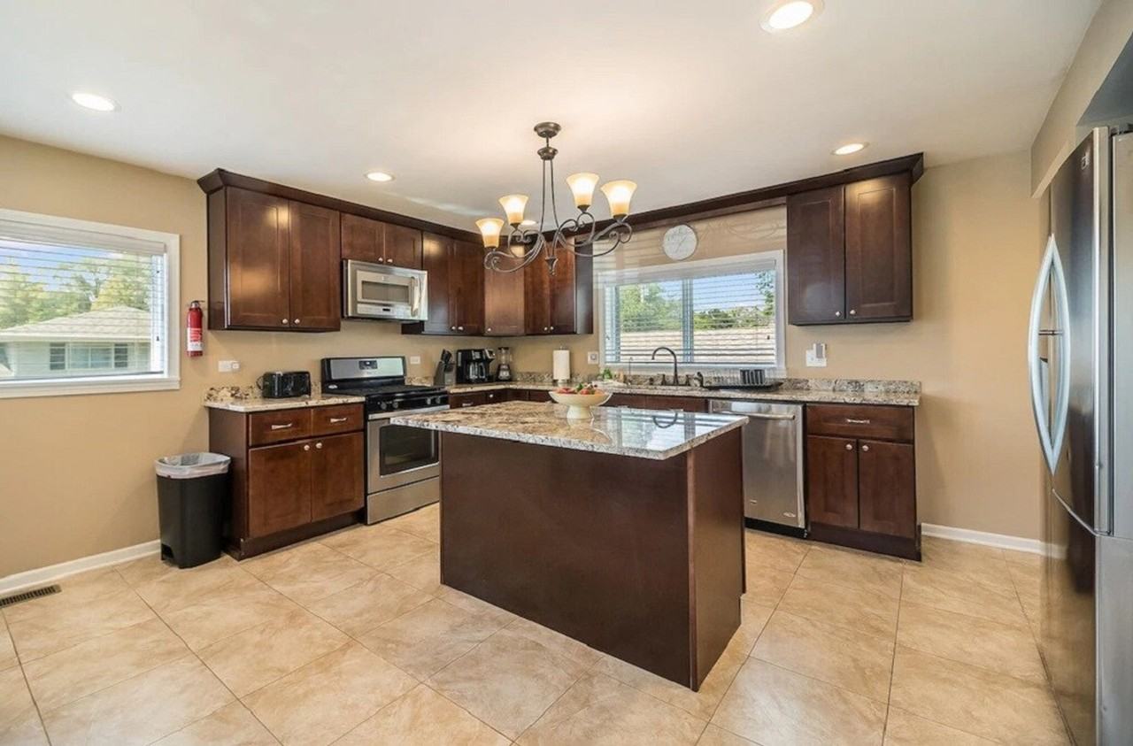 18328 Ashland Ave #1285049P - Photo 7 of 23