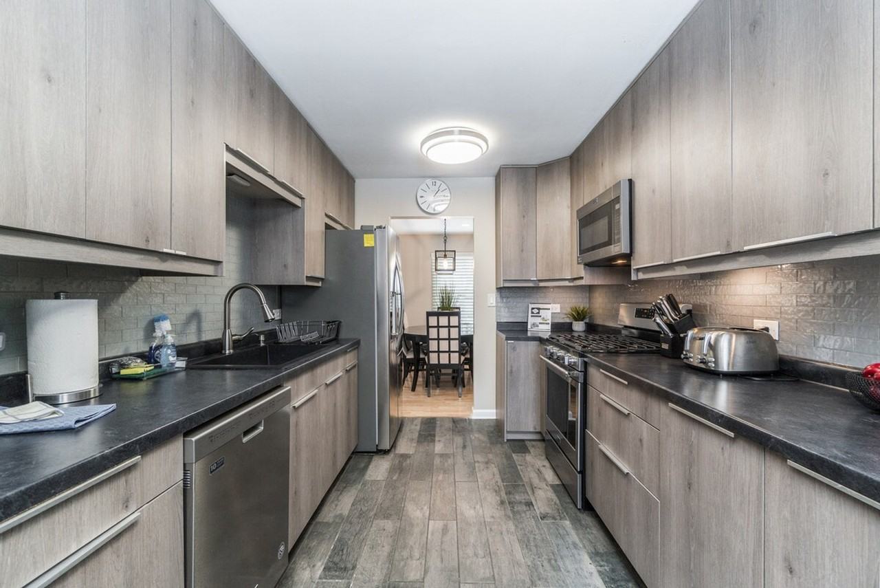 920 Apple St #1285066P - Photo 5 of 19