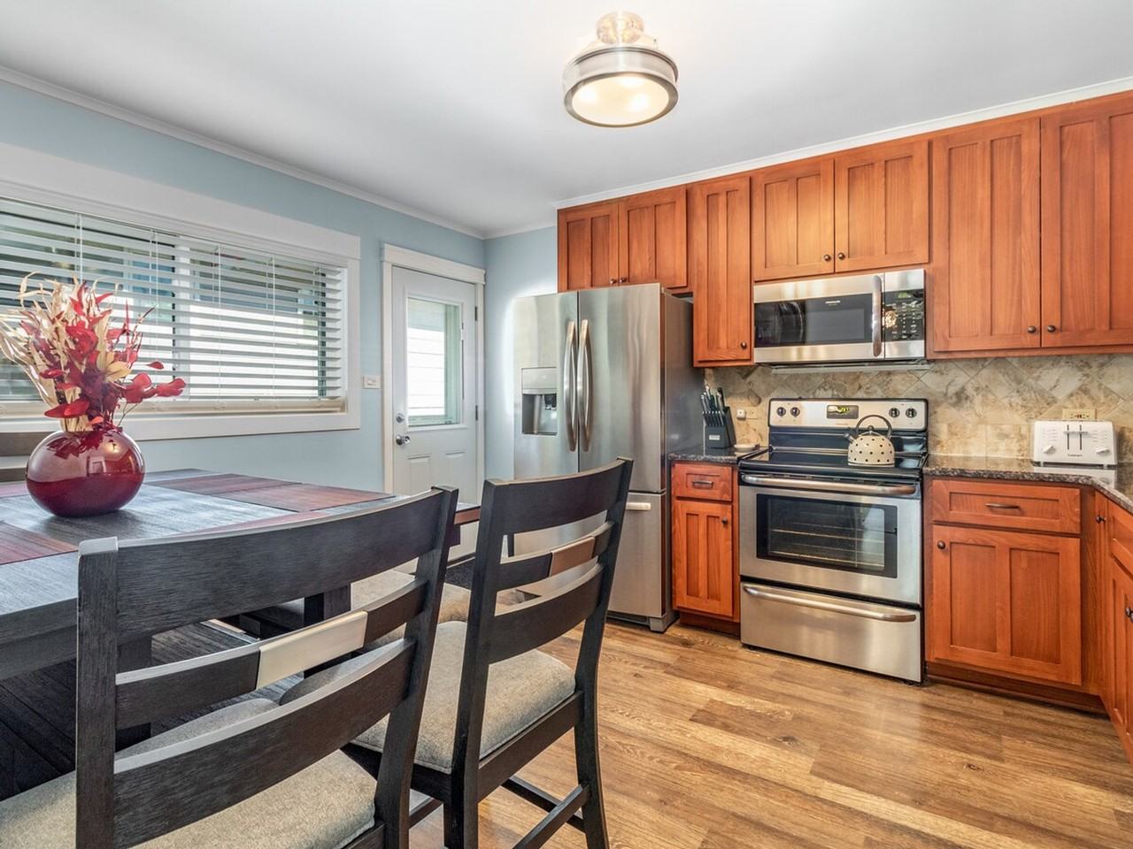 5258 Washington St #1285091P - Photo 4 of 20