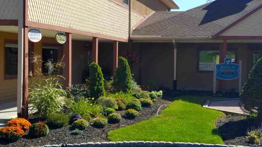 100 Quarry Rd - Photo 3 of 33
