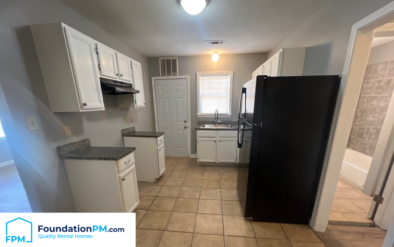 1817 Netherwood Ave - Photo 3 of 18