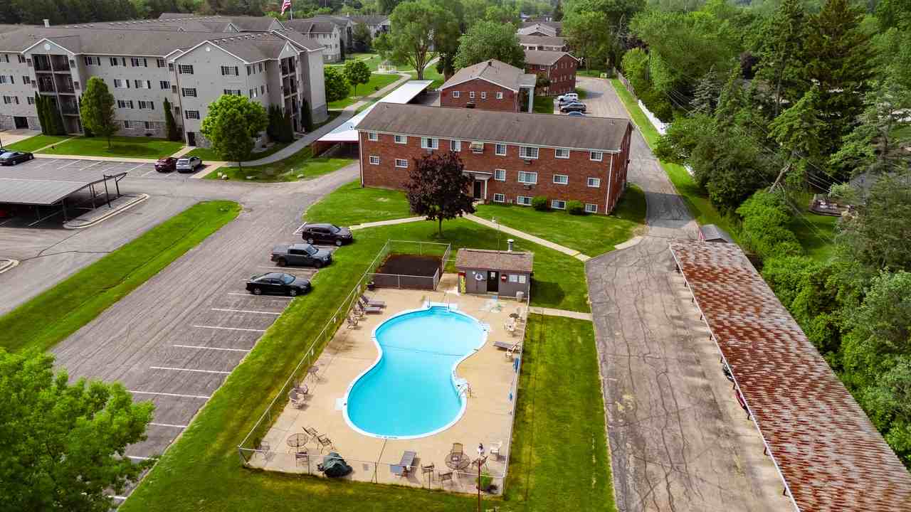 Orchard Manor - Photo 6 of 8