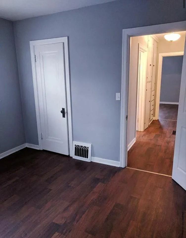 712 Leslie St - Photo 7 of 10