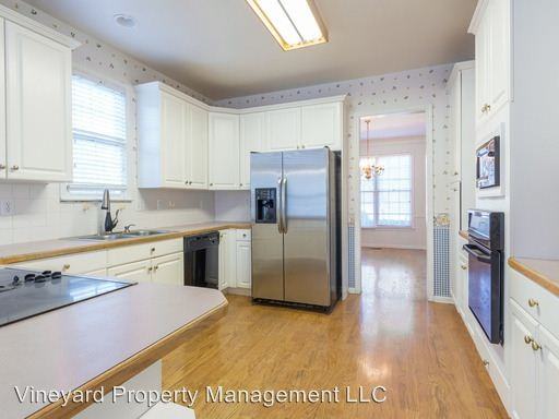 915 Park Ln Ct - Photo 3 of 33