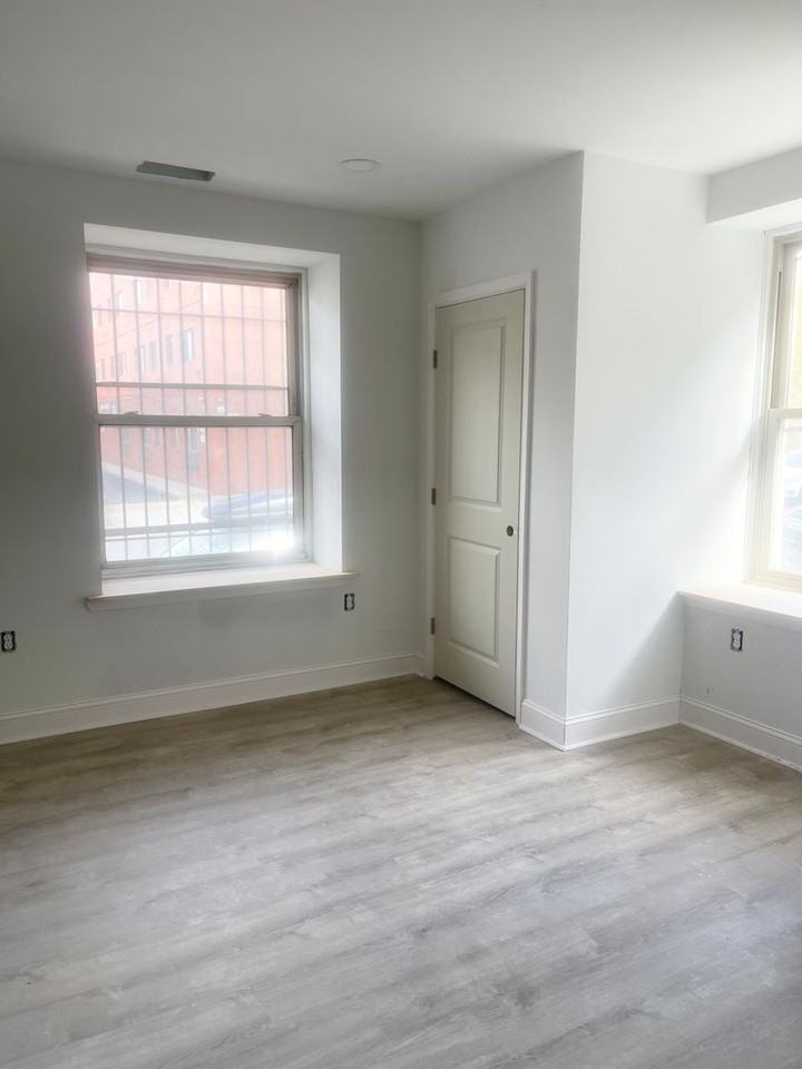 Stoneleigh Court Apartments - Photo 3 of 28