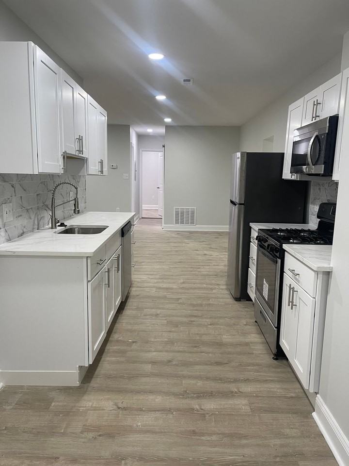 Stoneleigh Court Apartments - Photo 7 of 28