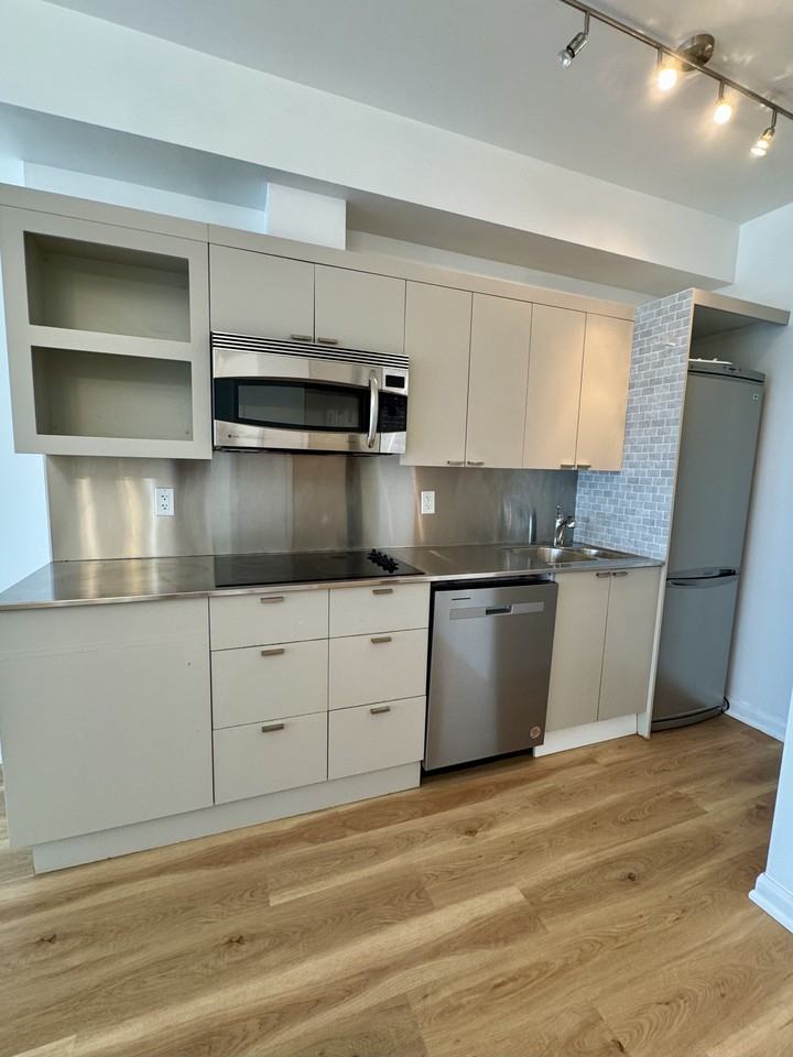 111 Elizabeth Street #1708 - Photo 7 of 24