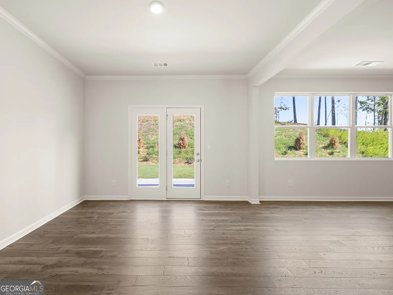 140 Landsdowne Way Se - Photo 7 of 35