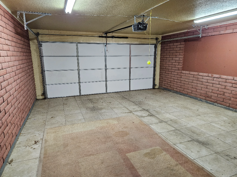 1605 S 12th Ave - Photo 2 of 12