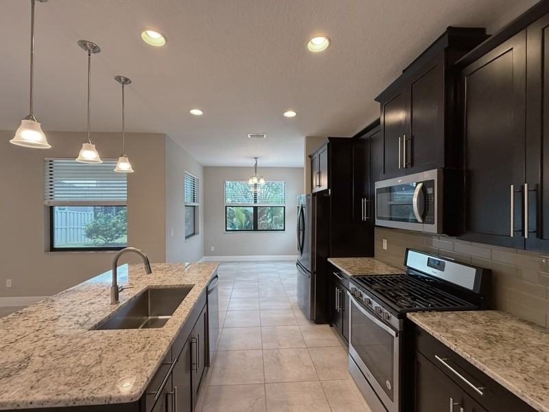 2941 Casterton Dr - Photo 6 of 33