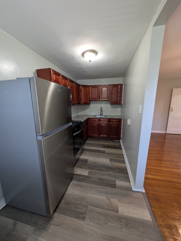 320 E Essex Ave #B - Photo 3 of 16