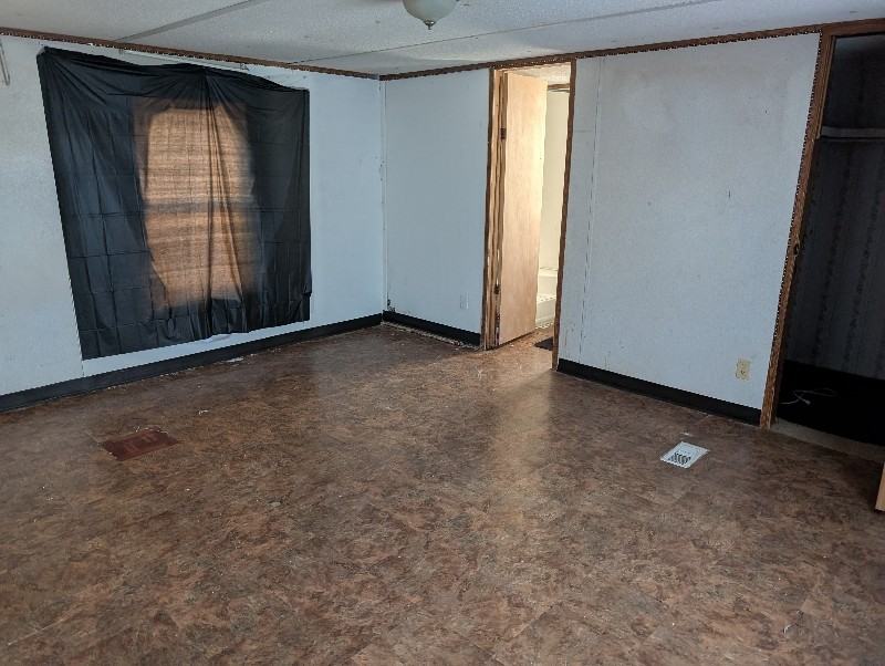 215 Cora Ave - Photo 5 of 10