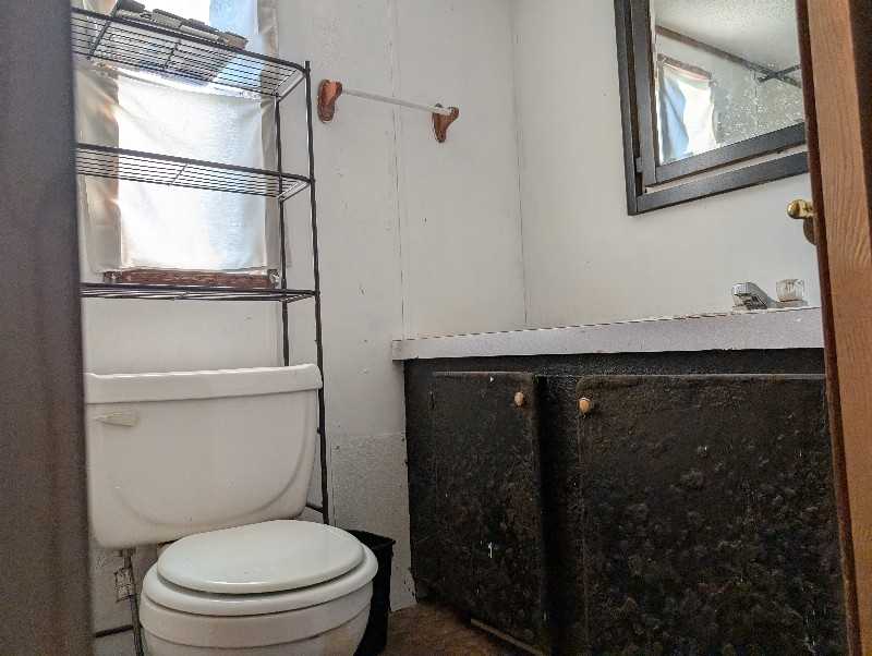 215 Cora Ave - Photo 7 of 10