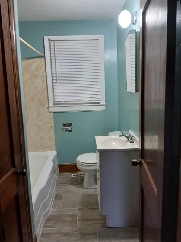 1555 Myrtle Ave - Photo 7 of 9