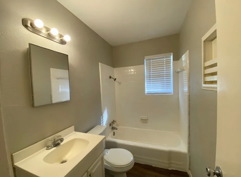 2513 Normont Cir - Photo 5 of 6