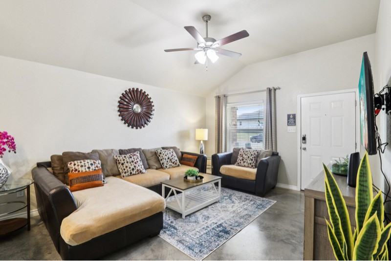 1235 Liberation Ln #B - Photo 6 of 25