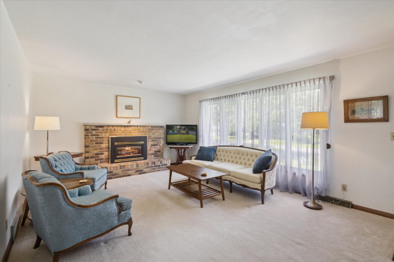 206 Highfield Rd - Photo 2 of 20