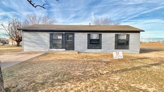 3417 E 16th St #NA - Photo 1 of 1