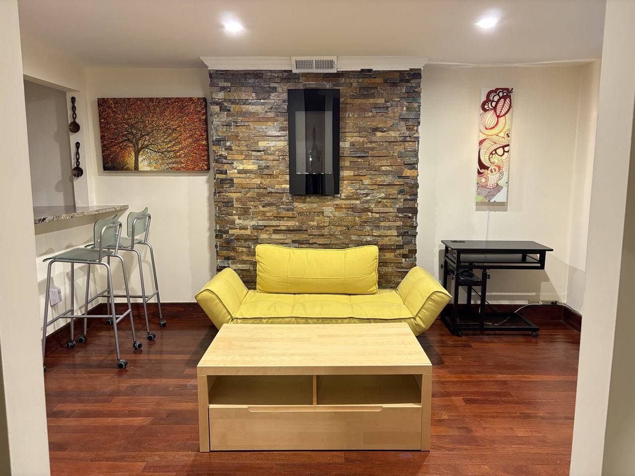 1229 Girard St Nw - Photo 2 of 19