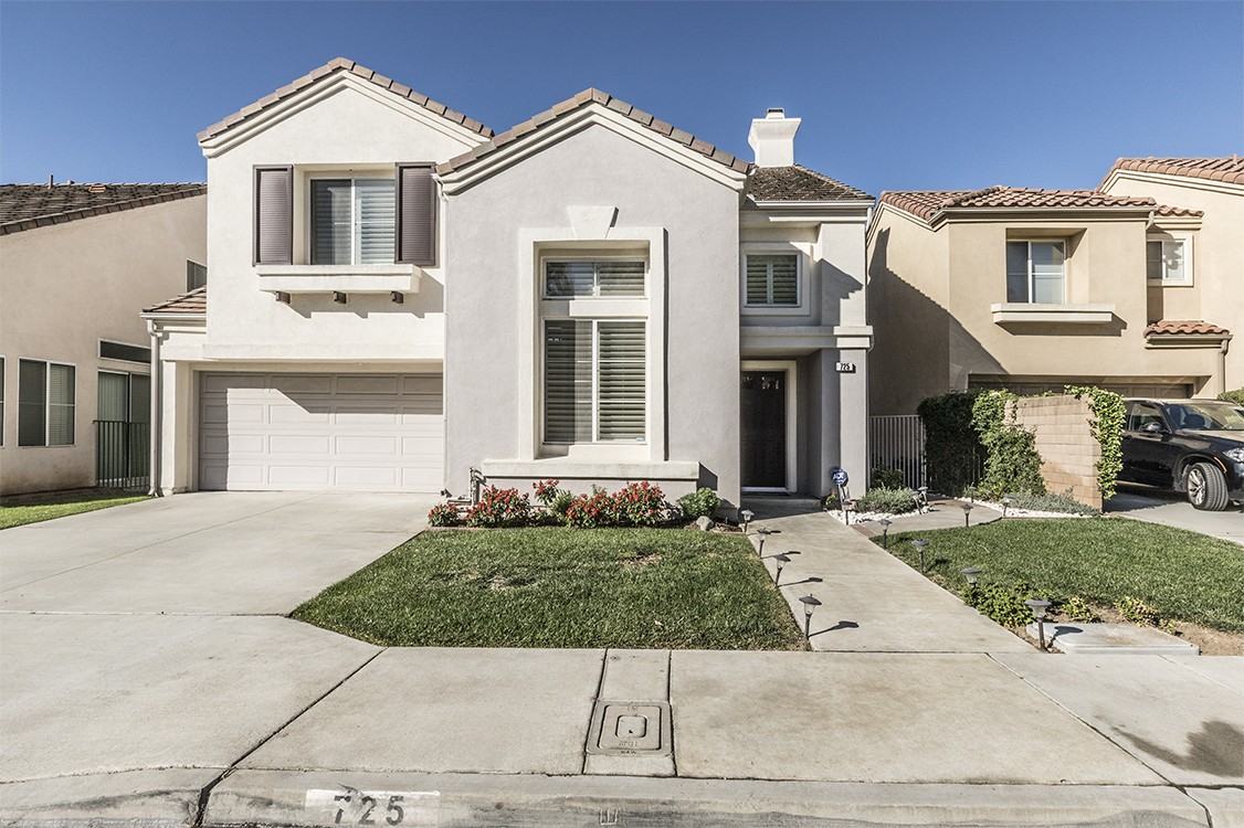 725 Roscoe St #NA - Photo 2 of 37