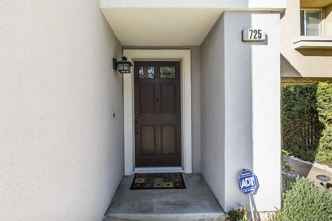 725 Roscoe St #NA - Photo 4 of 37