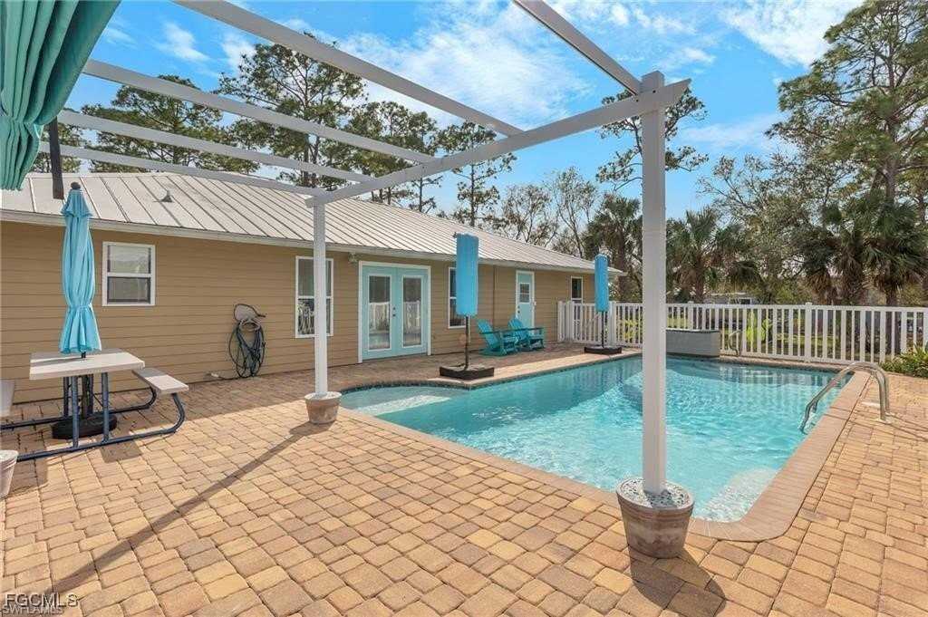 6840 Cadet Ave - Photo 6 of 16