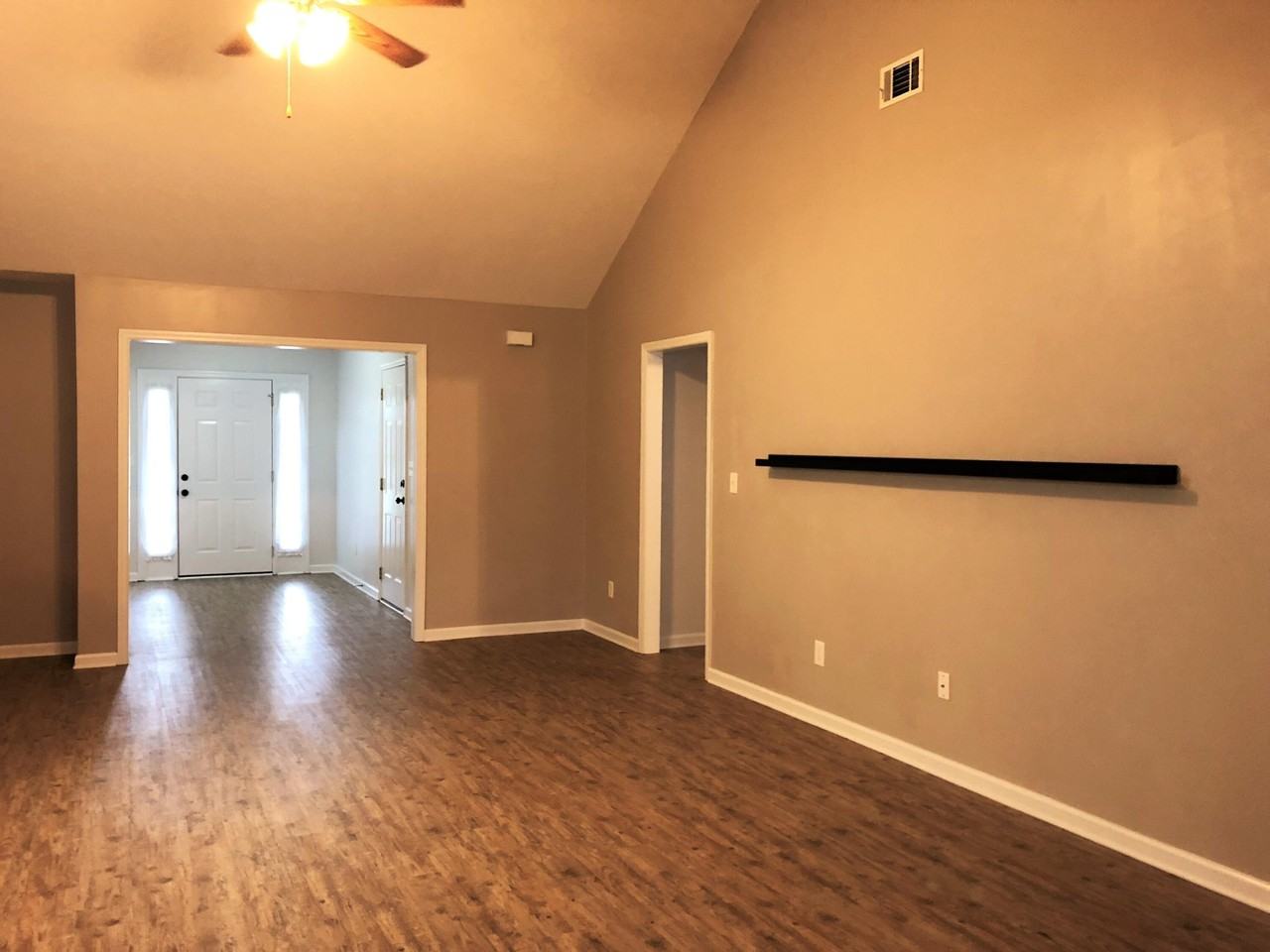 122 Goudy Ct - Photo 7 of 30