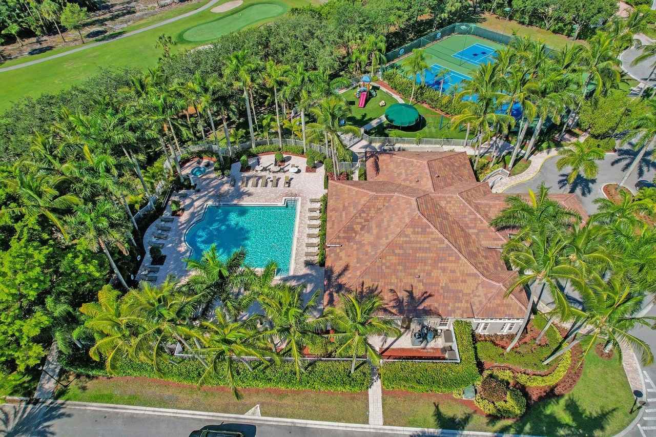 21193 Vía Eden - Photo 2 of 8