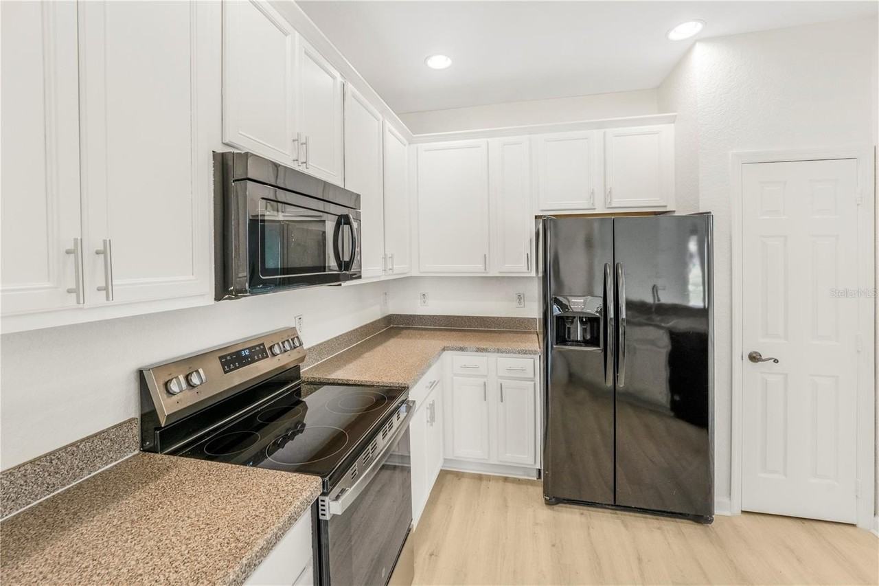 3351 Whitestone Cir #304 - Photo 3 of 19