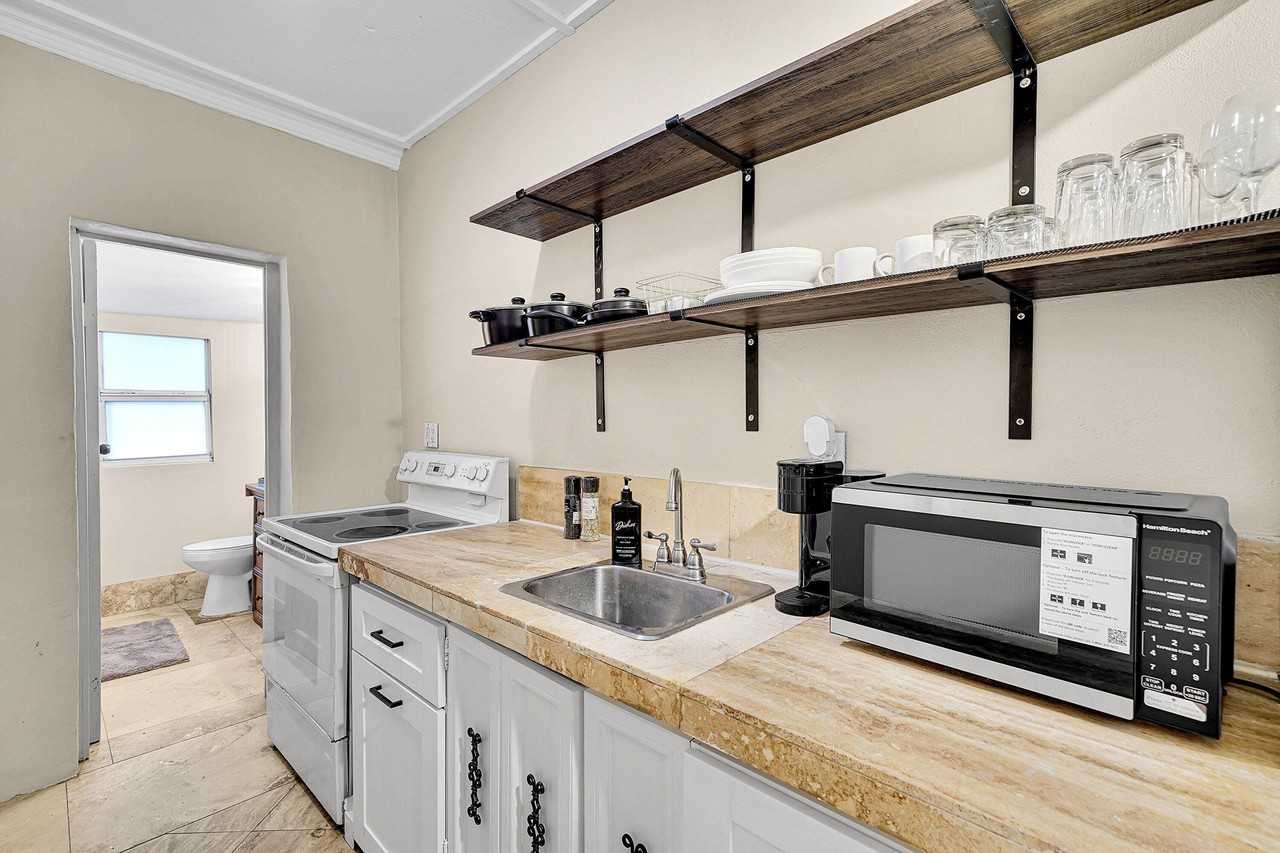 Ne 53rd St - Photo 6 of 7