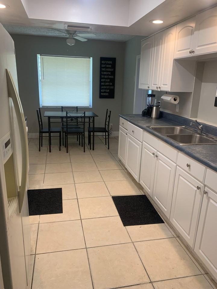 Sw 63rd Ave - Photo 3 of 9