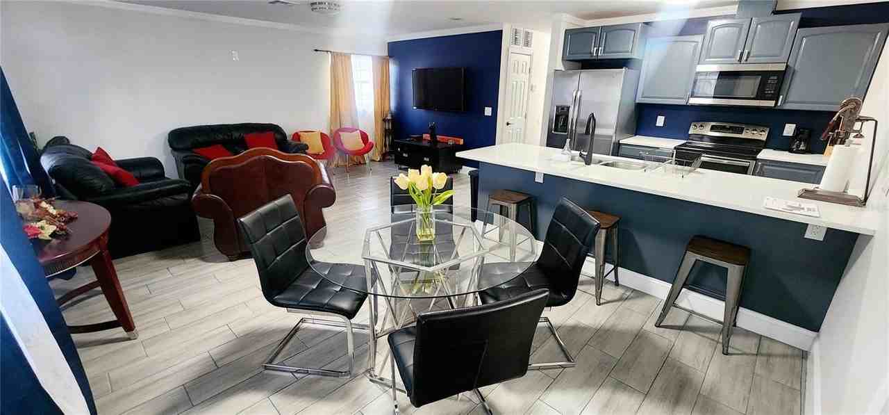 4306 W La Salle St - Photo 4 of 18