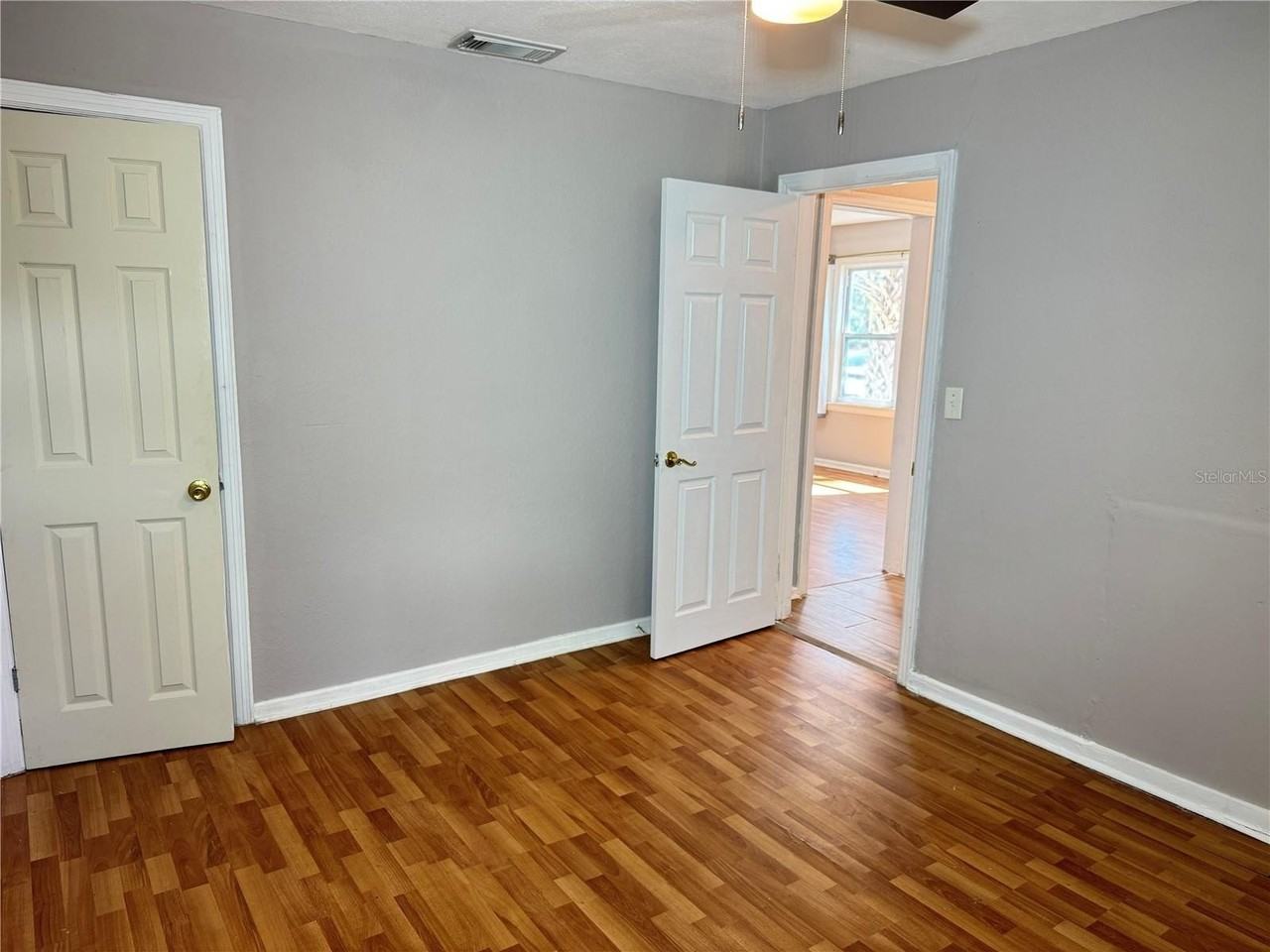 1009 Druid Rd E - Photo 7 of 9