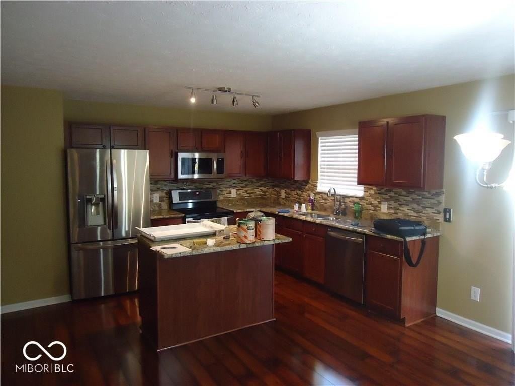 5077 Gunston Ln - Photo 2 of 24