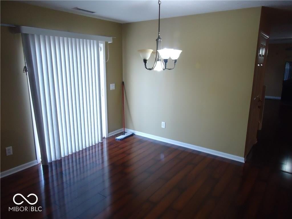 5077 Gunston Ln - Photo 3 of 24