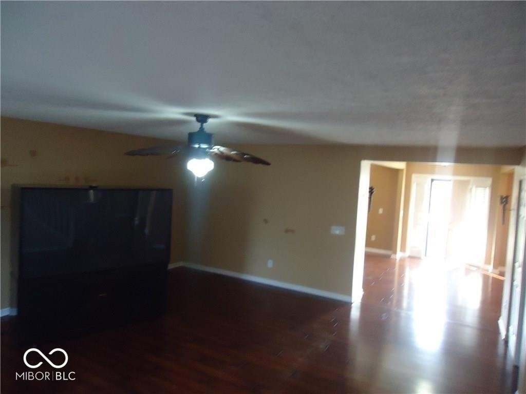 5077 Gunston Ln - Photo 5 of 24