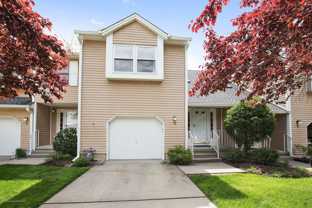 39 Essex Dr - Photo 1 of 1